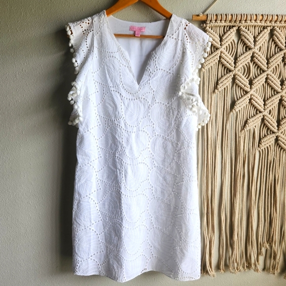 Lilly Pulitzer Astara Eyelet Dress Size S Pom Pom Trim V-Neck Sleeveless EUC - Picture 1 of 7
